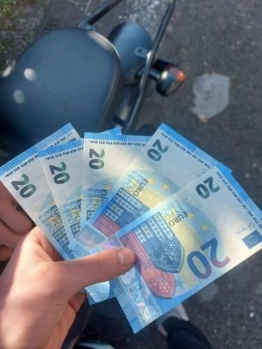 20 EURO BILLS photo review